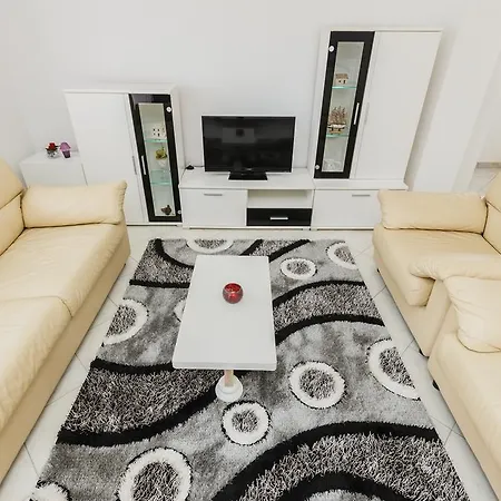 Anna Apartment *